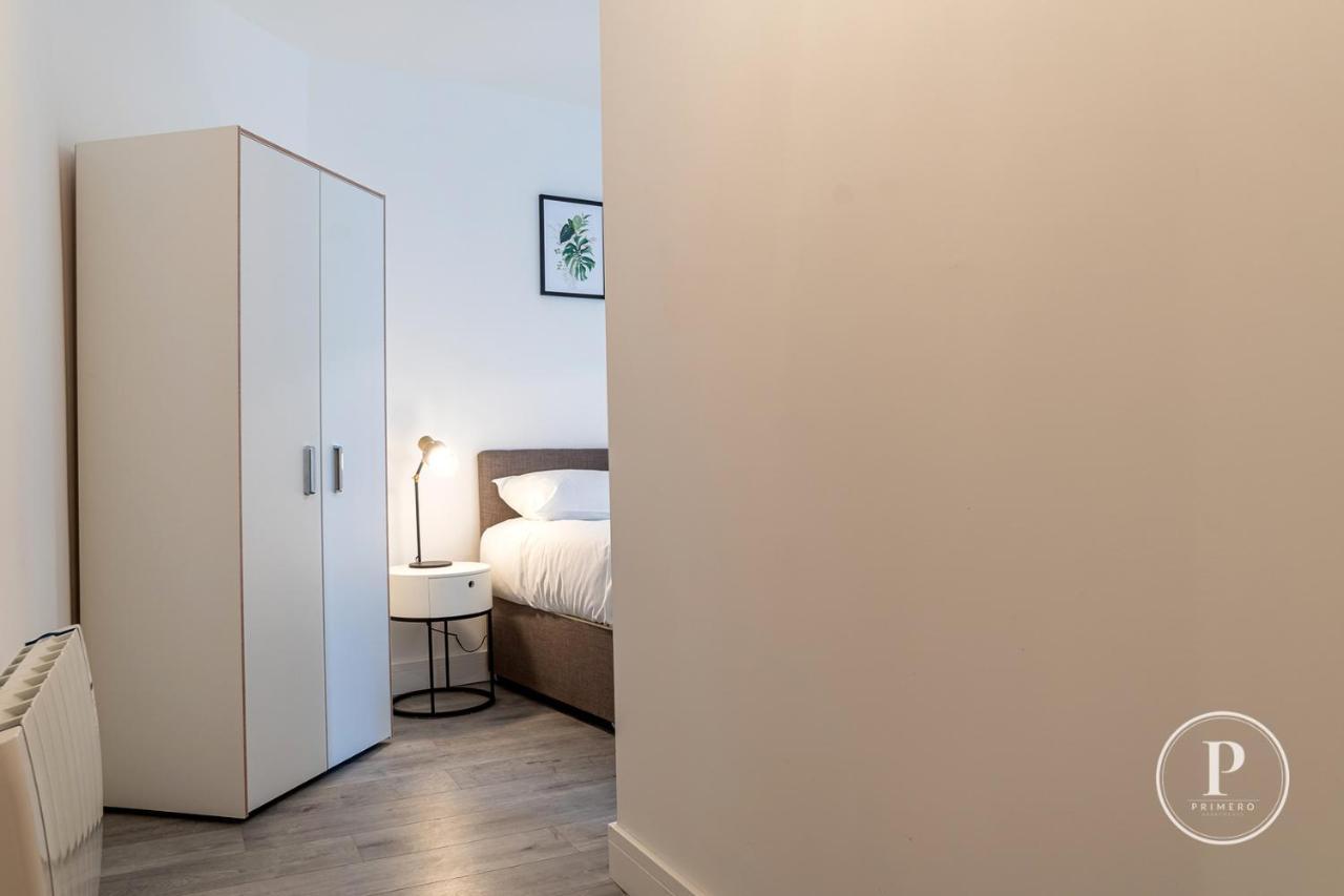 Copenhagen Court Apartments Бейсингсток Екстериор снимка
