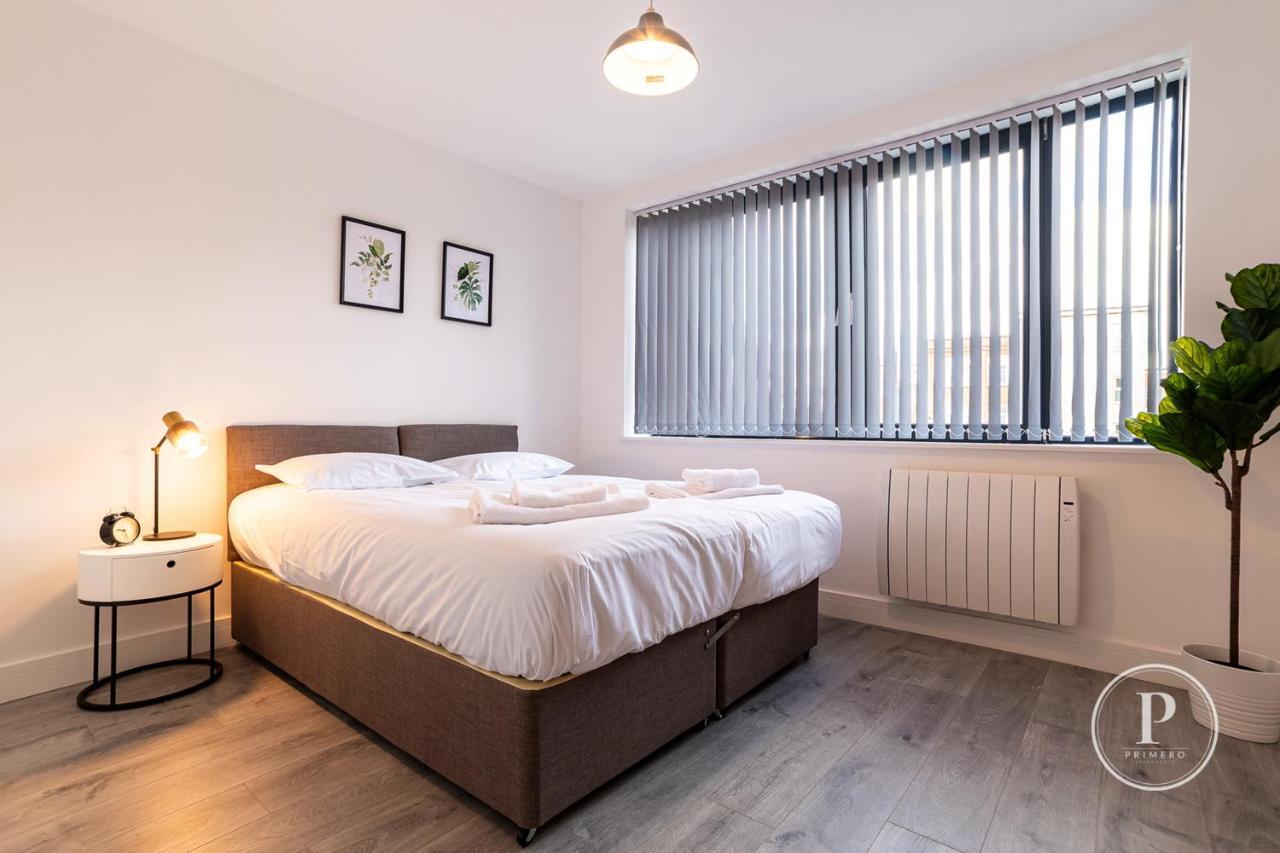 Copenhagen Court Apartments Бейсингсток Екстериор снимка