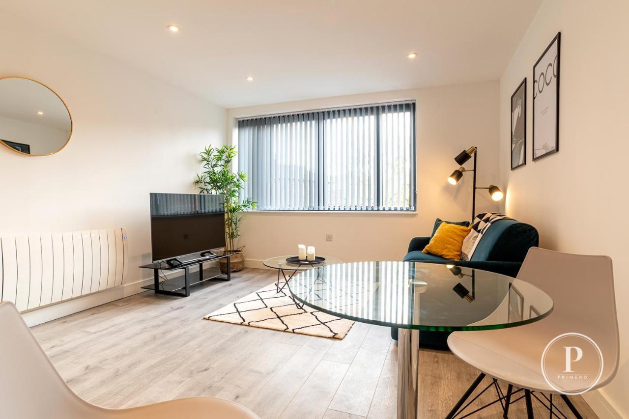 Copenhagen Court Apartments Бейсингсток Екстериор снимка