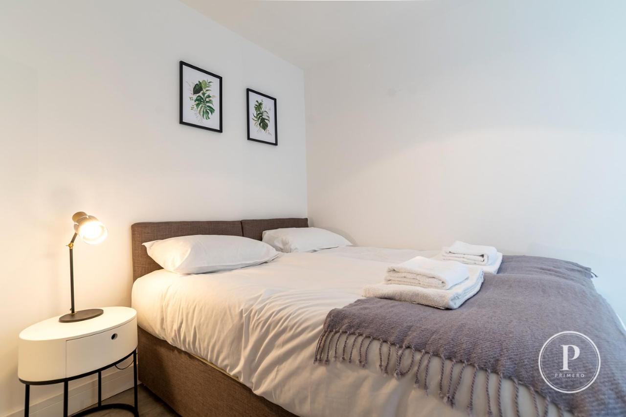 Copenhagen Court Apartments Бейсингсток Екстериор снимка