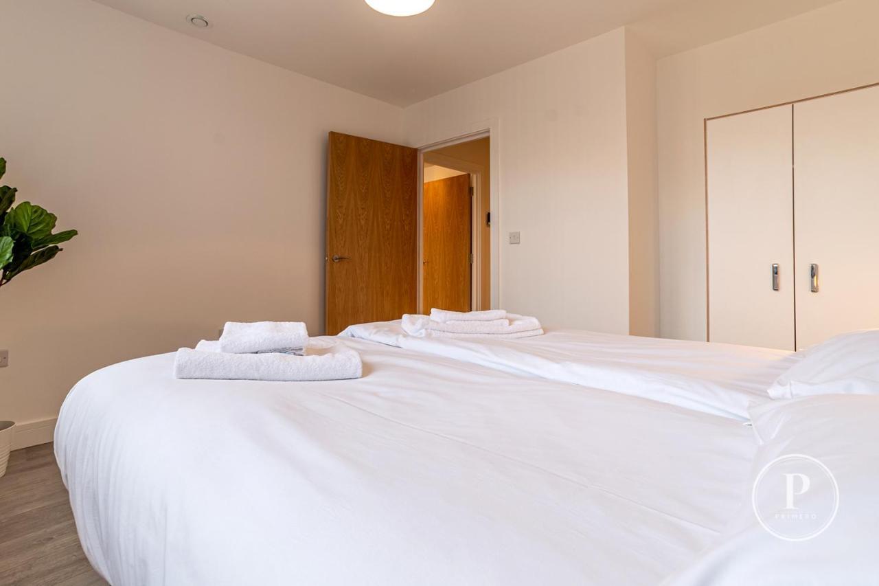 Copenhagen Court Apartments Бейсингсток Екстериор снимка