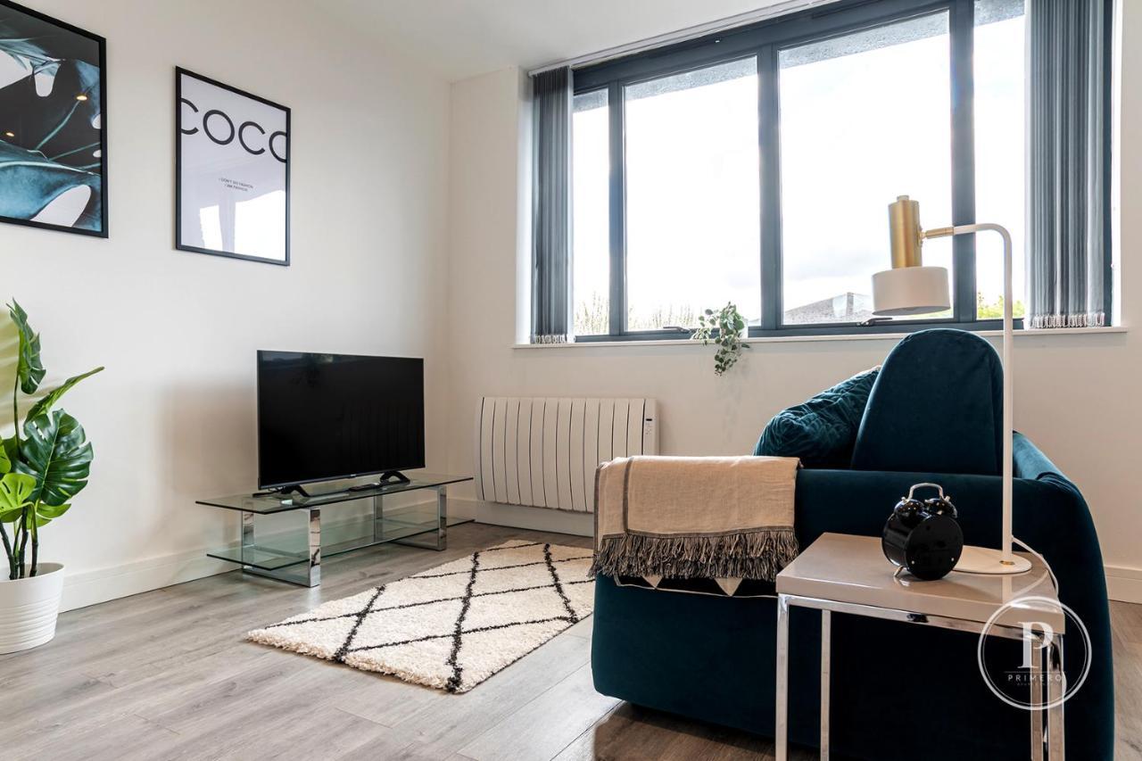 Copenhagen Court Apartments Бейсингсток Екстериор снимка